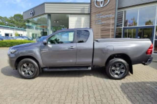 Toyota Hilux (2024) thumbnail 5