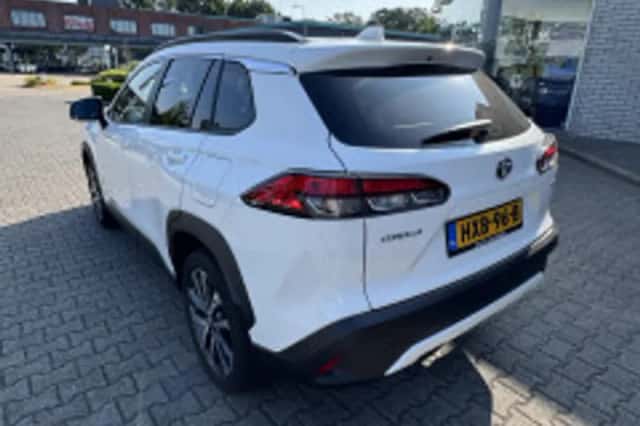 Toyota Corolla Cross (2024) thumbnail 3