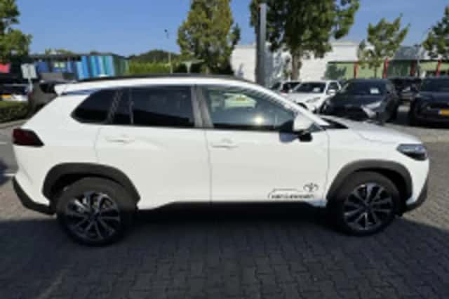 Toyota Corolla Cross (2024) thumbnail 6