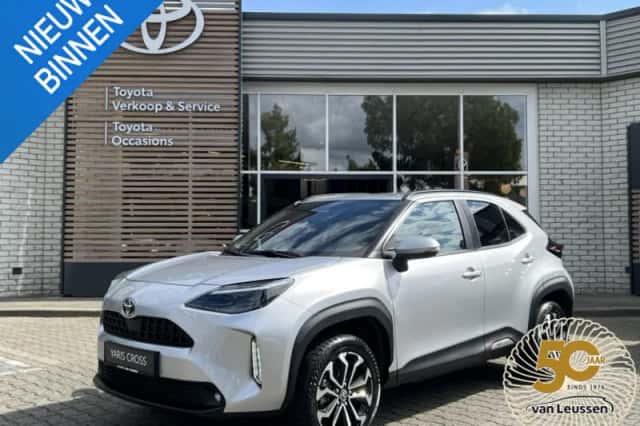 Toyota Yaris Cross (2025) thumbnail 1