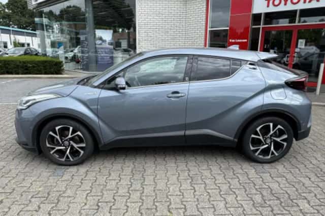Toyota C hr (2021) thumbnail 2