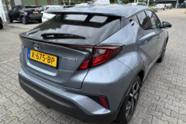 Toyota C hr (2021) thumbnail 3