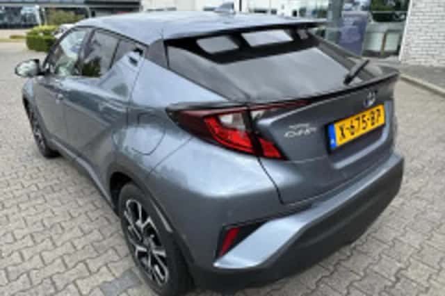 Toyota C hr (2021) thumbnail 5