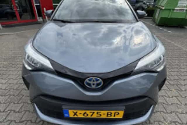 Toyota C hr (2021) thumbnail 6
