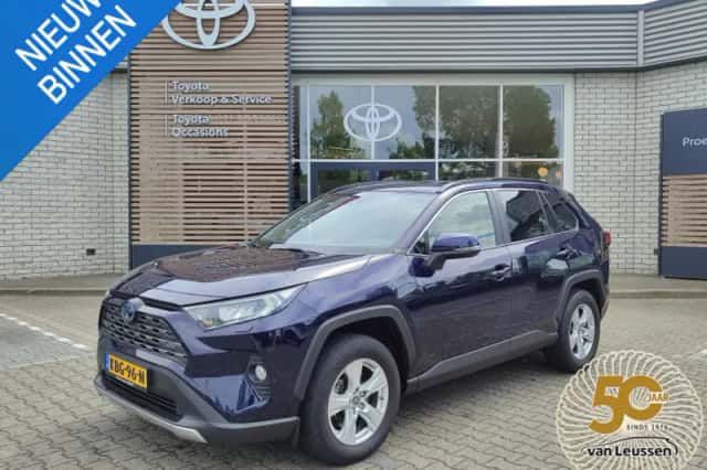 Toyota RAV4 (2021) thumbnail 1