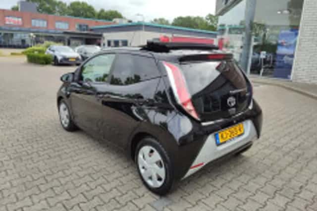 Toyota Aygo (2016) thumbnail 4
