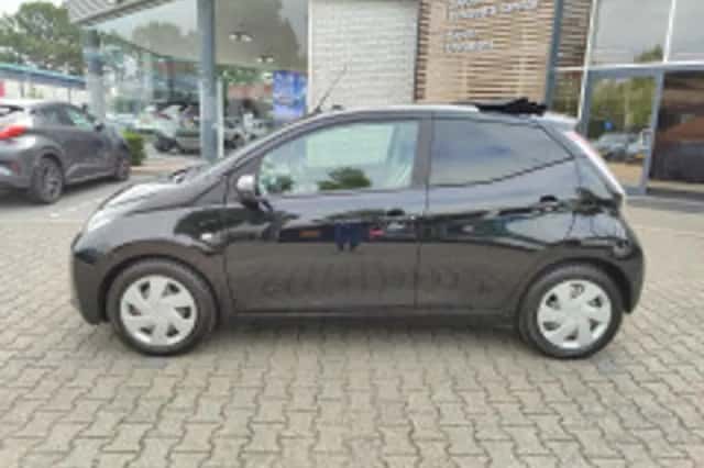 Toyota Aygo (2016) thumbnail 6