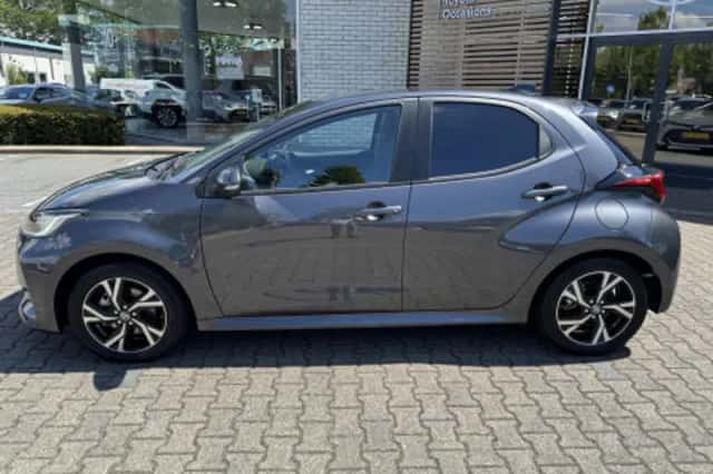 Toyota Yaris (2025) thumbnail 2