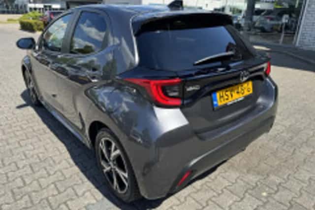 Toyota Yaris (2025) thumbnail 3