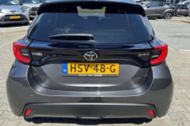 Toyota Yaris (2025) thumbnail 4