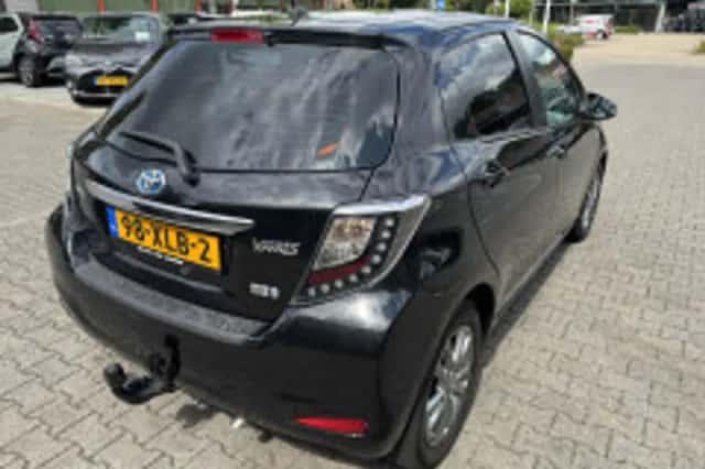 Toyota Yaris (2012) thumbnail 5
