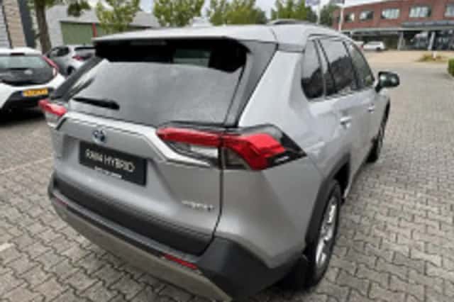 Toyota RAV4 (2024) thumbnail 5