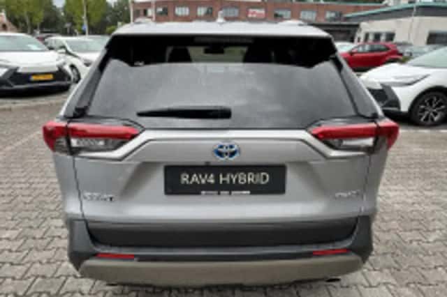 Toyota RAV4 (2024) thumbnail 6