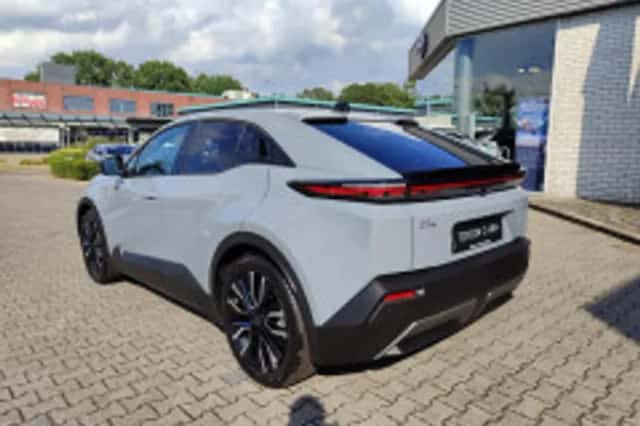 Toyota C-HR (2026) thumbnail 4