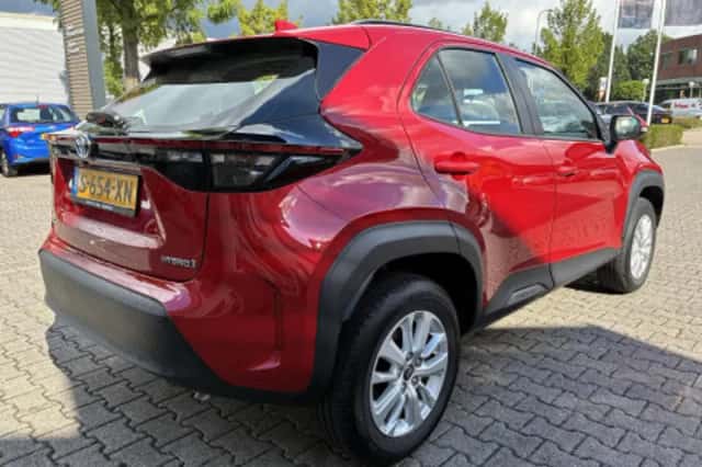 Toyota Yaris Cross (2023) thumbnail 2