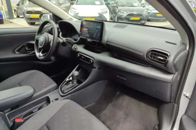 Toyota Yaris (2026) thumbnail 2