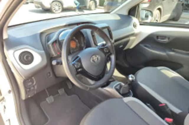Toyota Aygo (2021) thumbnail 5