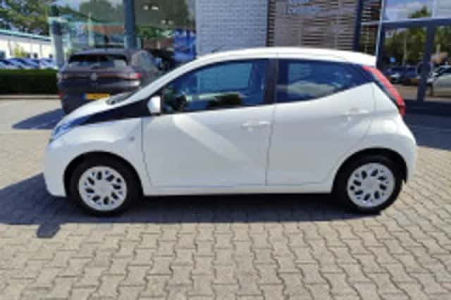 Toyota Aygo (2021) thumbnail 6