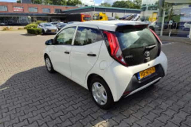 Toyota Aygo (2018) thumbnail 3