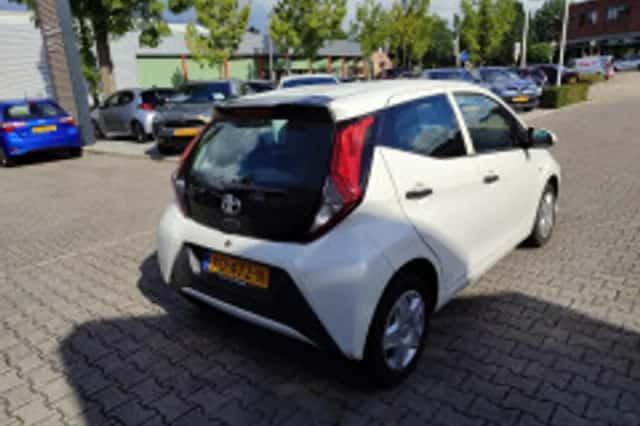 Toyota Aygo (2018) thumbnail 4