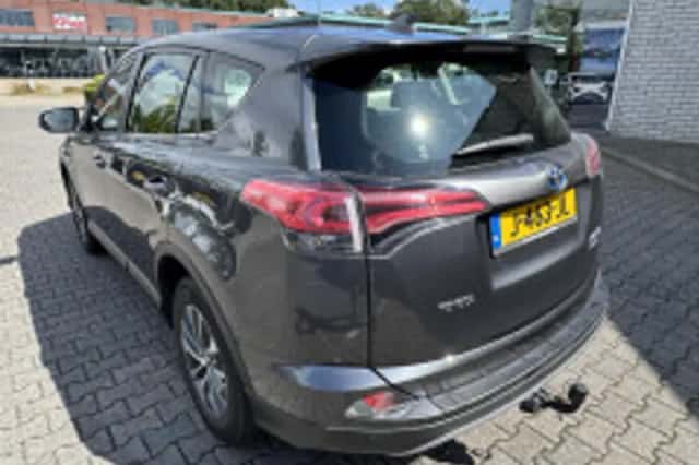 Toyota RAV4 (2018) thumbnail 5