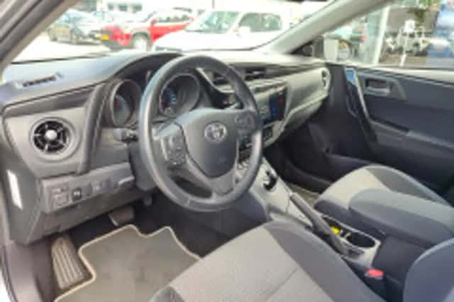Toyota Auris (2019) thumbnail 5
