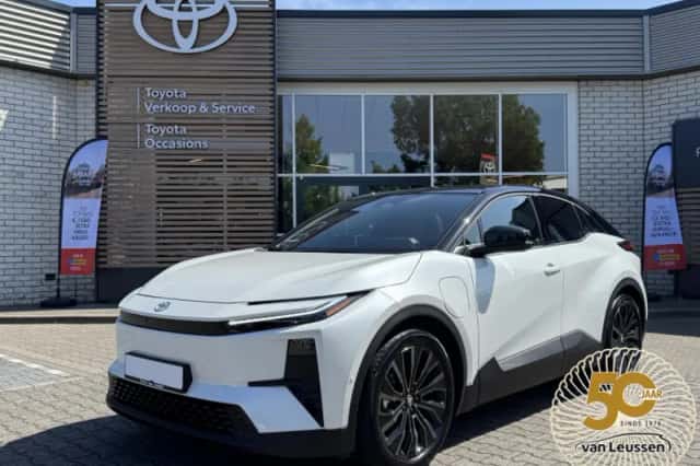 Toyota C-HR (2026) thumbnail 1