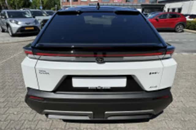 Toyota C-HR (2026) thumbnail 6