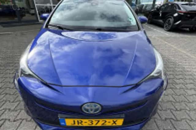 Toyota Prius (2016) thumbnail 6
