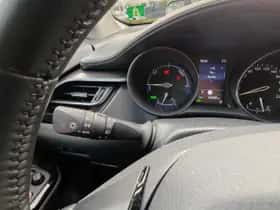 Toyota C hr (2023) thumbnail 16
