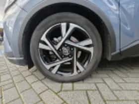 Toyota C hr (2023) thumbnail 65