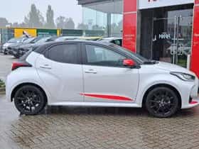 Toyota Yaris (2024) thumbnail 13