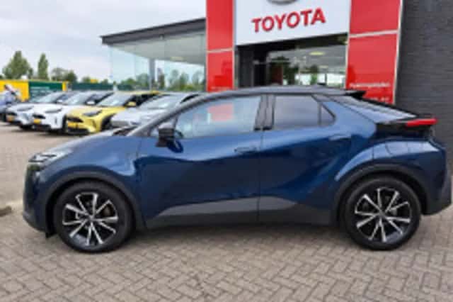 Toyota C hr (2024) thumbnail 4