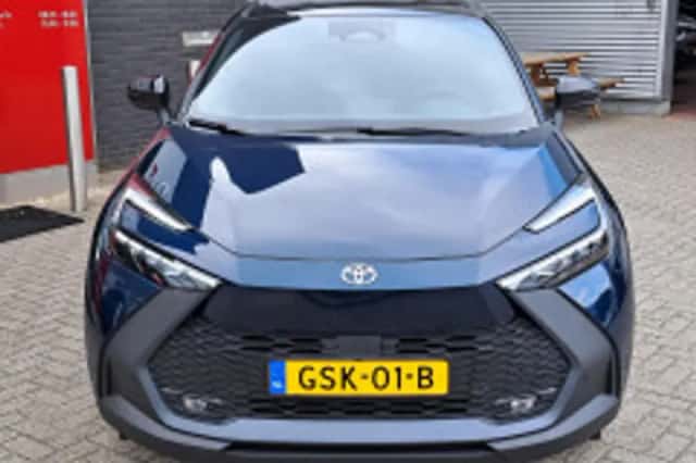 Toyota C hr (2024) thumbnail 5