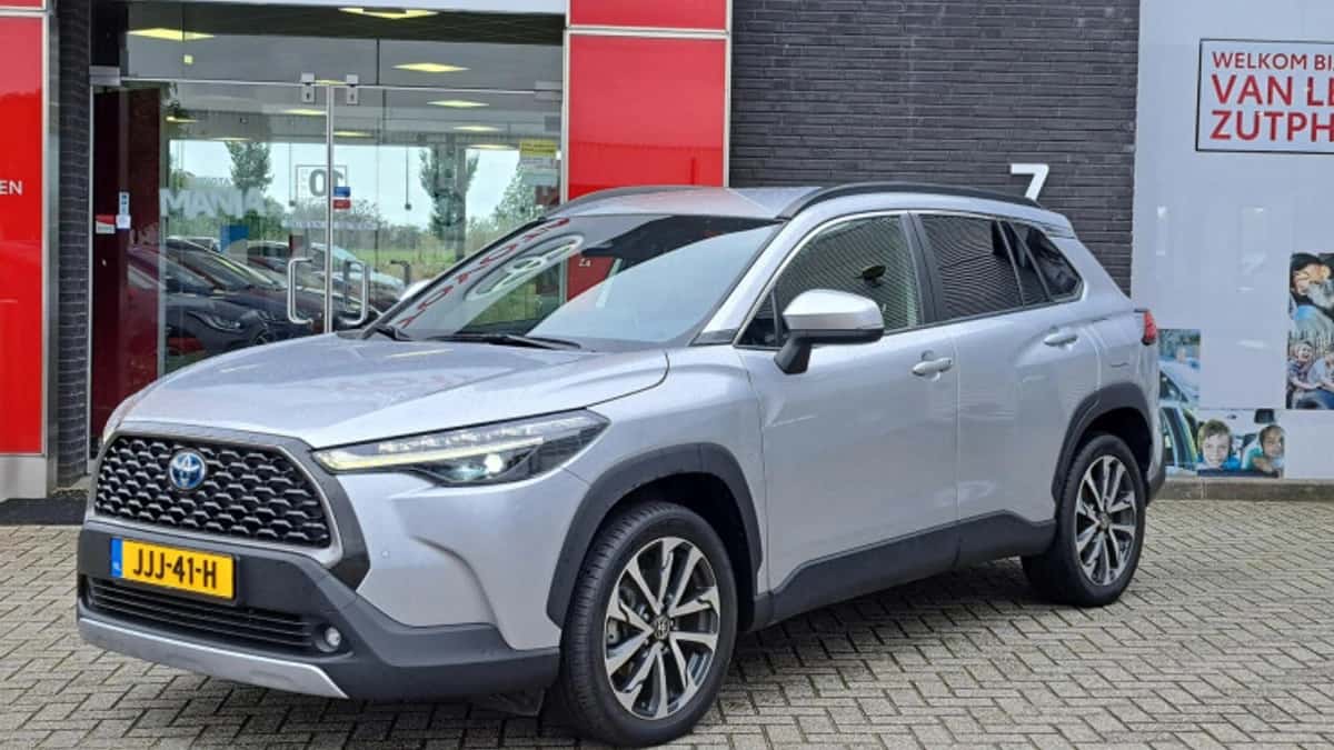 Toyota Corolla (2023) — foto 1