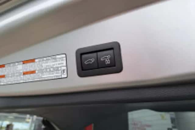 Toyota Corolla (2023) thumbnail 4