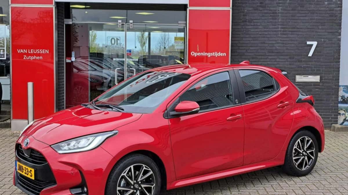 Toyota Yaris (2022) — foto 1