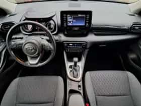 Toyota Yaris (2022) thumbnail 3