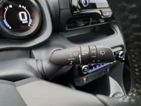Toyota Yaris (2022) thumbnail 25