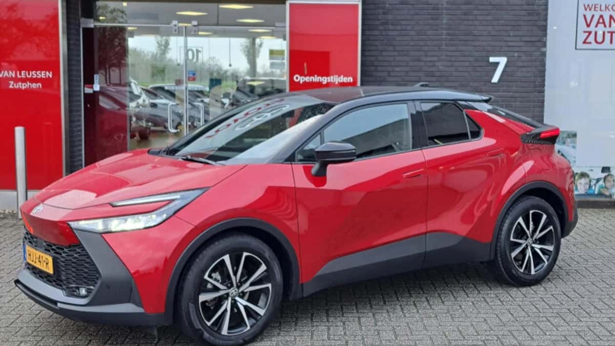 Toyota C hr (2025) — foto 1