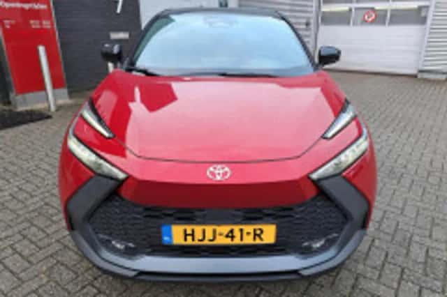 Toyota C hr (2025) thumbnail 5