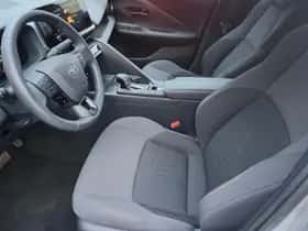 Toyota C hr (2025) thumbnail 15