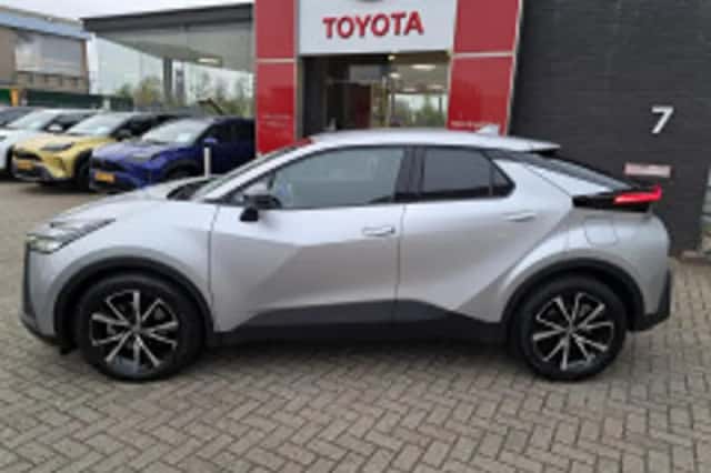 Toyota C hr (2025) thumbnail 3