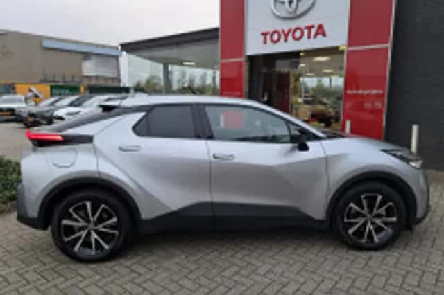 Toyota C hr (2025) thumbnail 4