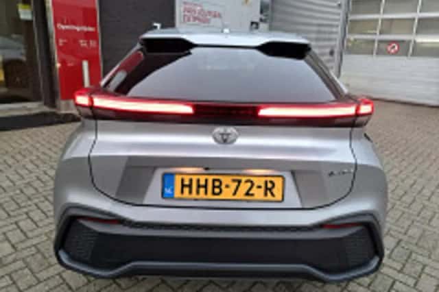 Toyota C hr (2025) thumbnail 6