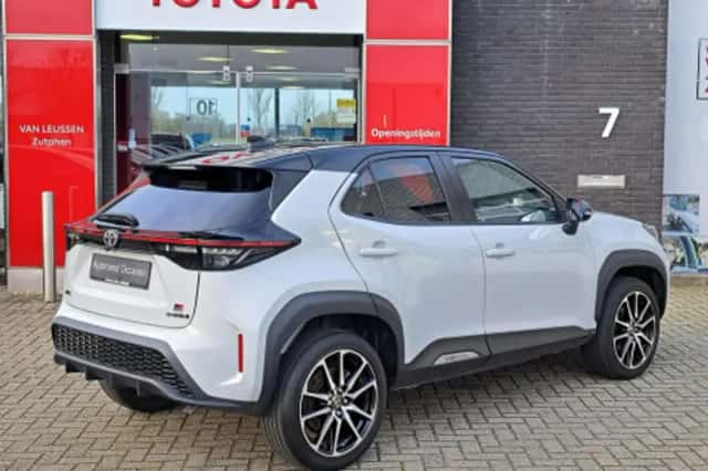 Toyota Yaris Cross (2022) thumbnail 2