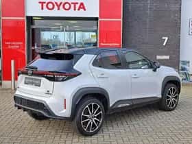 Toyota Yaris Cross (2022) thumbnail 2