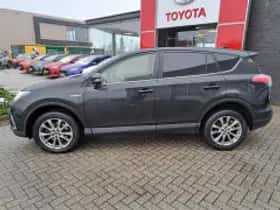 Toyota RAV4 (2016) thumbnail 3