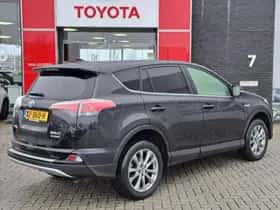 Toyota RAV4 (2016) thumbnail 8