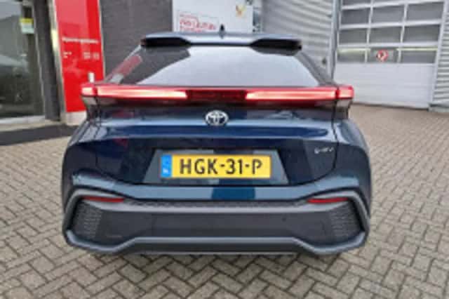 Toyota C hr (2025) thumbnail 6